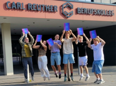 Schüler/-innen des CRBK Hennef mit Europass Mobilität